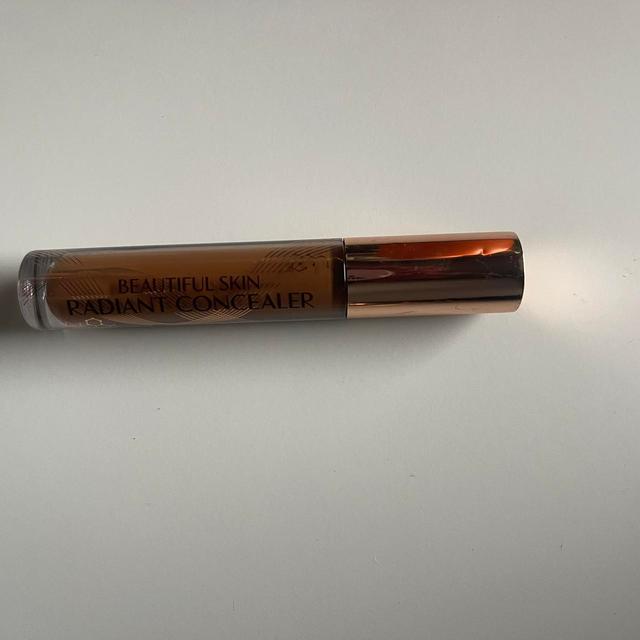 Charlotte Tilbury Concealer - Brown on Productcaster.