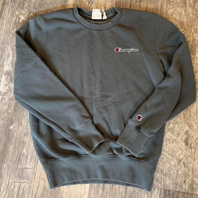 Champion Men's Sweatshirt - Grey - XS on Productcaster.