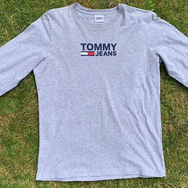 Tommy Hilfiger Men's T-shirt - Grey - M on Productcaster.