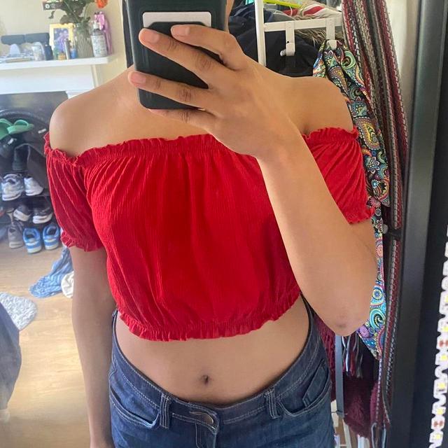 H&M Women's Crop top - Red - 8 on Productcaster.