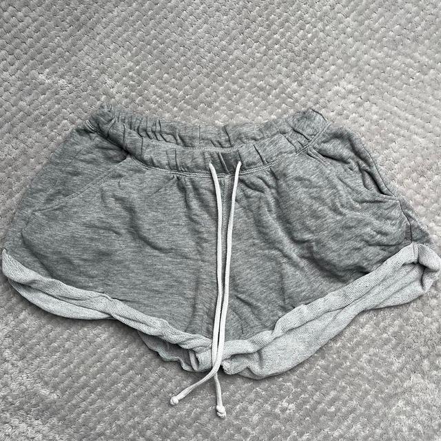 H&M Women's Shorts - Grey - S on Productcaster.