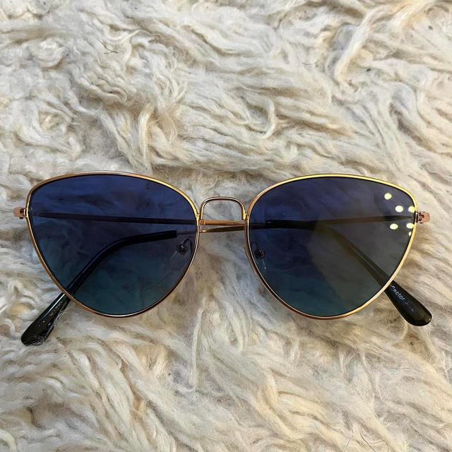 Preloved Women's Cat eye Sunglasses - Multi on Productcaster.