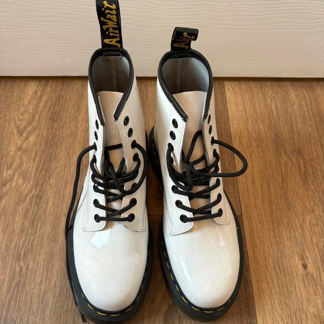 Dr. Martens Women's Lace up Boots - White - UK 6 on Productcaster.