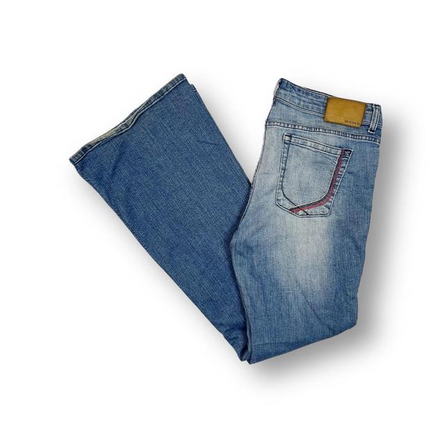 GANT Women's Flare Bleached Jeans - Blue/Navy - 32" on Productcaster.