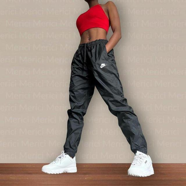 Nike Women's Straight leg Trousers - Black - M on Productcaster.