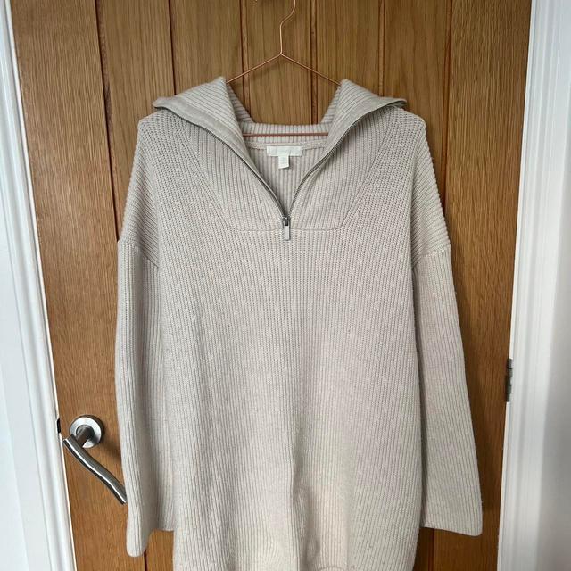 H&M Women's Jumper - Cream - M on Productcaster.