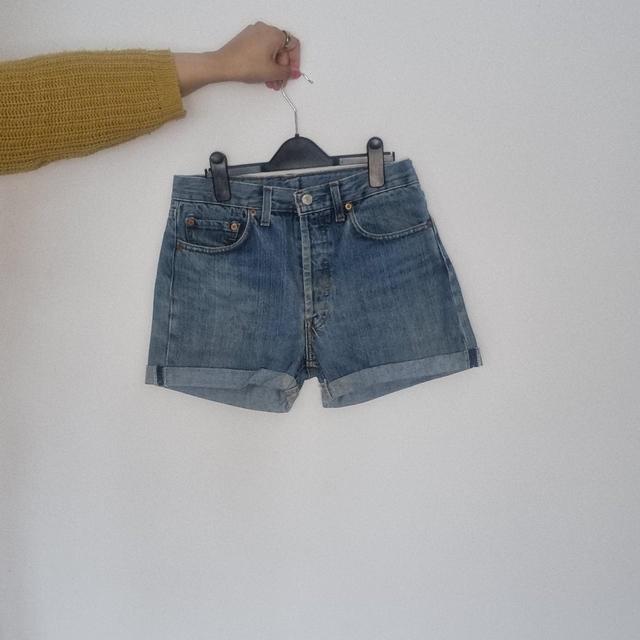 Levi's Women's Shorts - Blue - 30" on Productcaster.