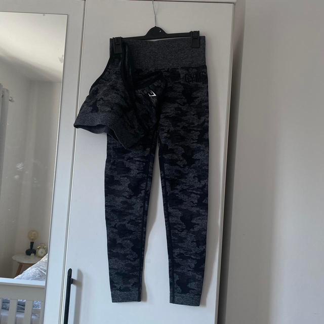 Gymshark Women's Leggings - Black/Grey - S on Productcaster.