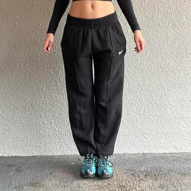 Nike Women's Sweatpants - Black - XS on Productcaster.