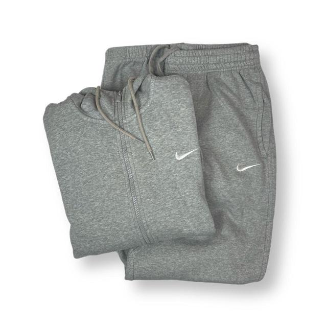 Nike Men's Sweatpants - White - M on Productcaster.