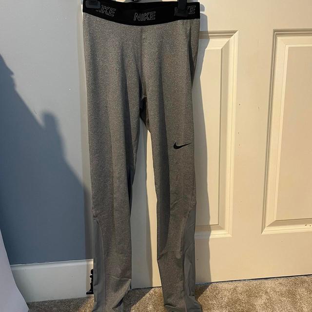 Nike Women's Leggings - Grey - S on Productcaster.