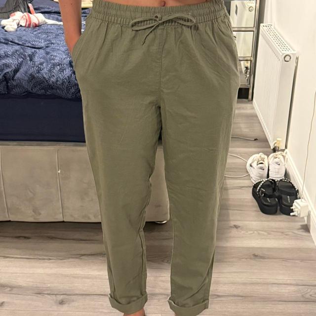 H&M Women's Trousers - Khaki/Green - UK 8 on Productcaster.