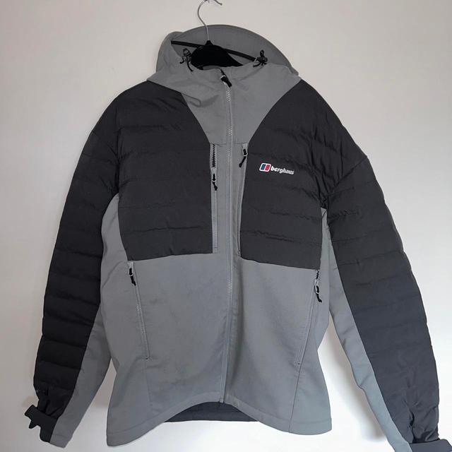 Berghaus Men's Puffer - Grey/Black - L on Productcaster.