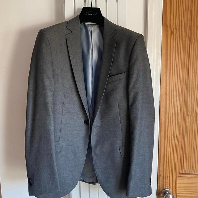 Moss Bros Men's Suit - Grey - S on Productcaster.