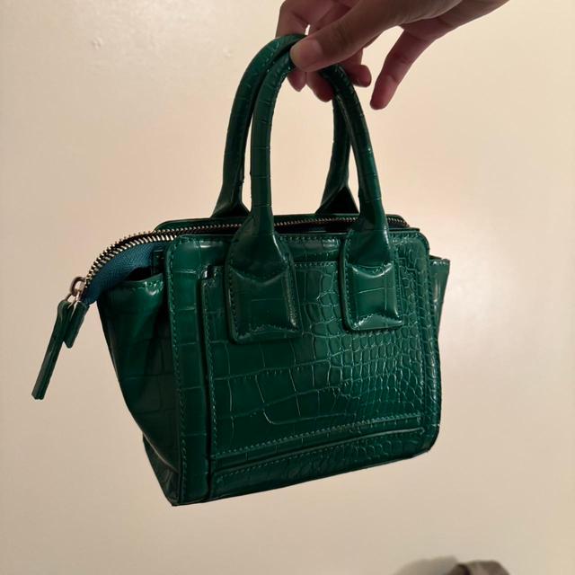 Zara Women's Crossbody bags - Green on Productcaster.