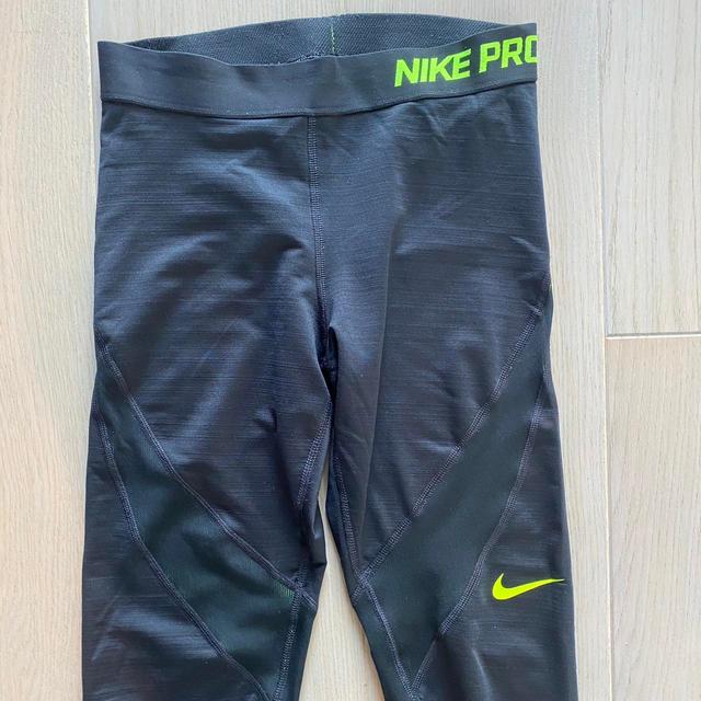 Nike Women's Leggings - Black - M on Productcaster.