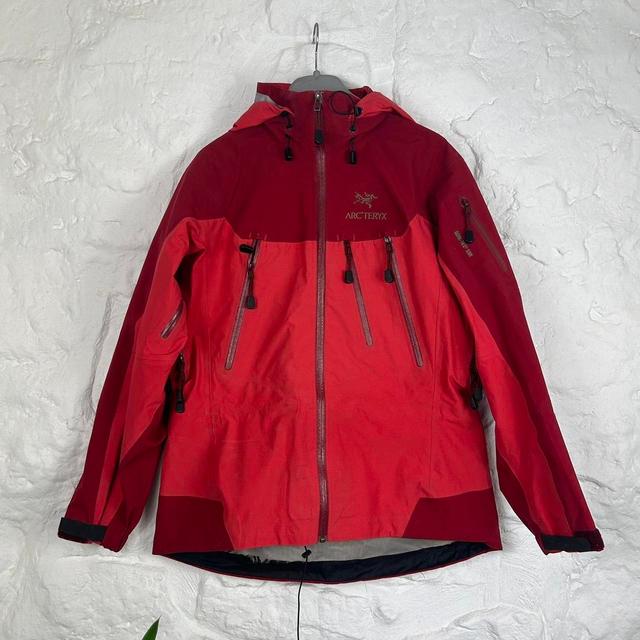 Arc'teryx Women's Jacket - Red - M on Productcaster.