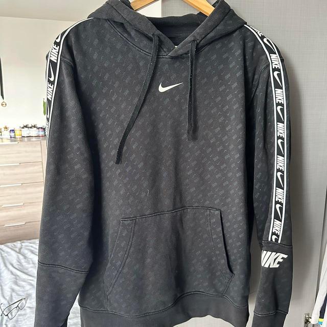 Nike Men's Hoodie - Black - M on Productcaster.