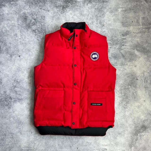 Canada Goose Men's Gilet - Red - S on Productcaster.