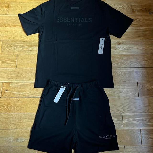 Essentials Men's Shorts - Black - L on Productcaster.