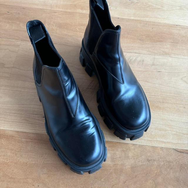 Prada Women's Chelsea Boots - Black - UK 5 on Productcaster.