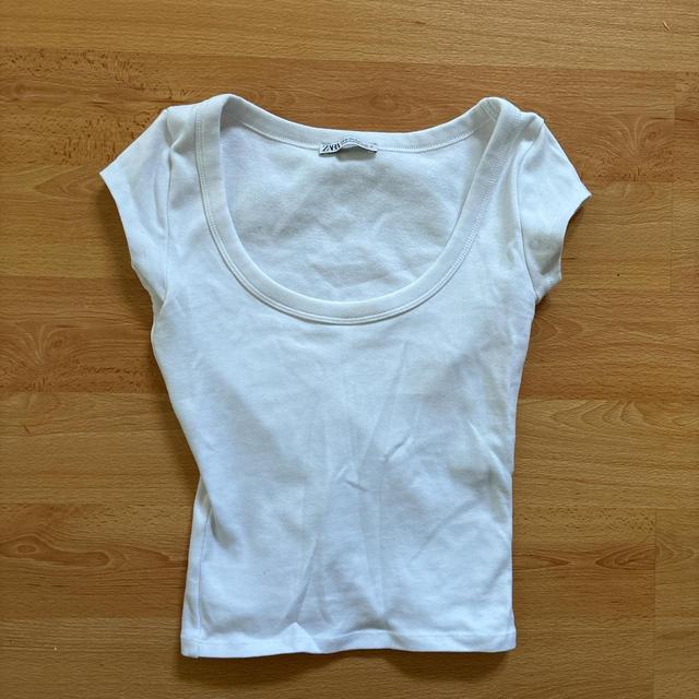 Zara Women's Crop top - White - M on Productcaster.