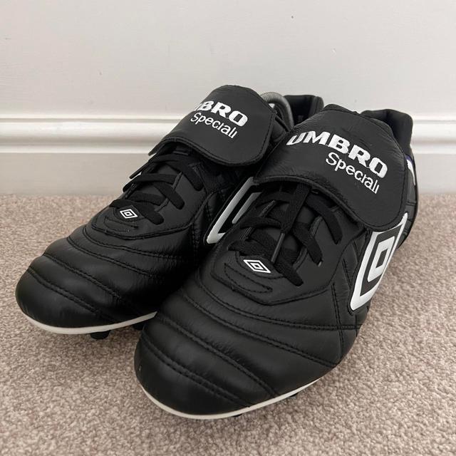 Umbro Men's Trainers - Black/White - UK 11 on Productcaster.