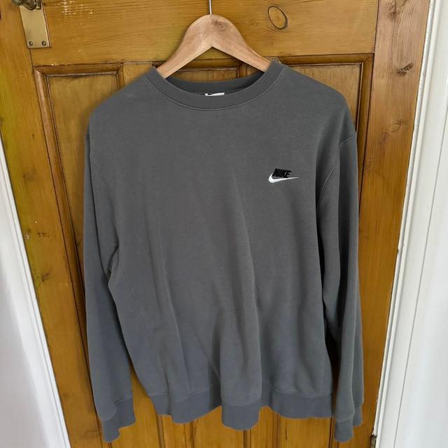 Nike Men's Jumper - Grey - M on Productcaster.