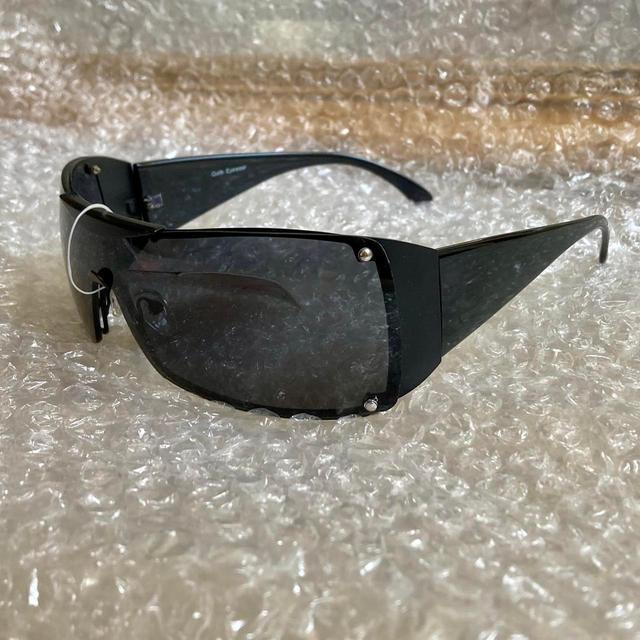 Deadstock Women's Oversized Sunglasses - Black on Productcaster.