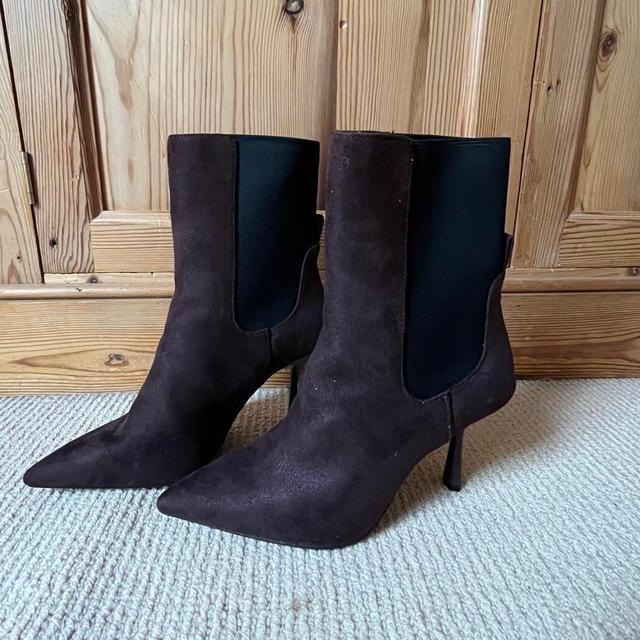 Women's Knee high Boots - Brown - UK 5 on Productcaster.