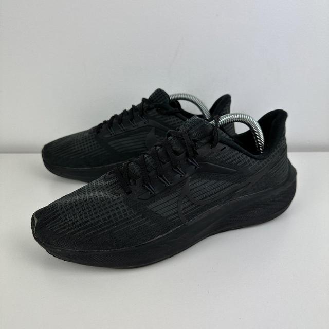 Nike Men's Trainers - Black - UK 7.5 on Productcaster.