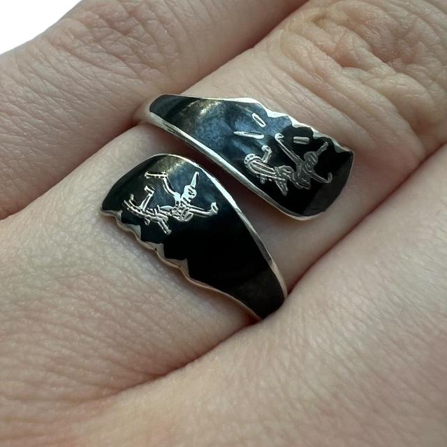 Vintage Men's Ring - Silver/Black on Productcaster.