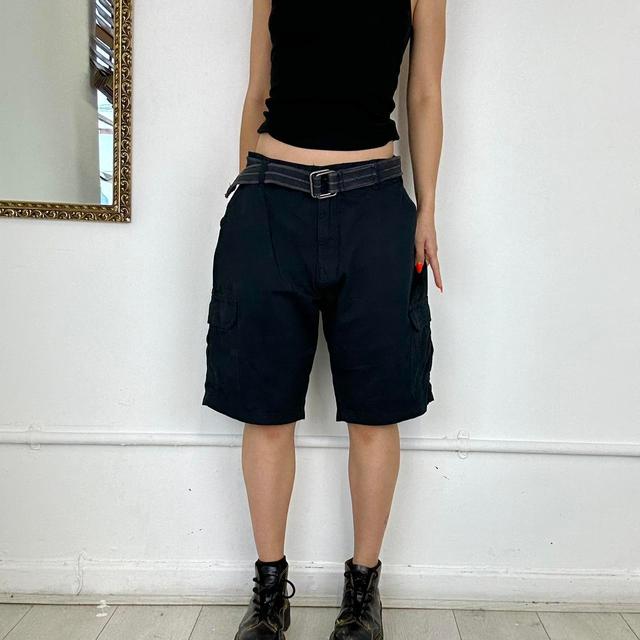 Preloved Women's Shorts - Black - XXL on Productcaster.