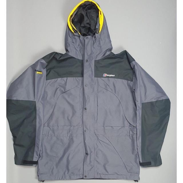 Berghaus Men's Lightweight Jacket - Grey - L on Productcaster.