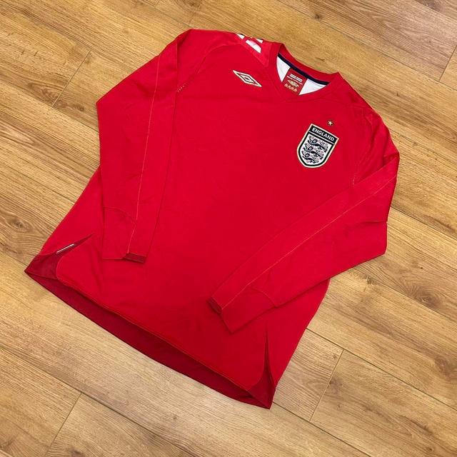 Umbro Men's T-shirt - Red - XL on Productcaster.