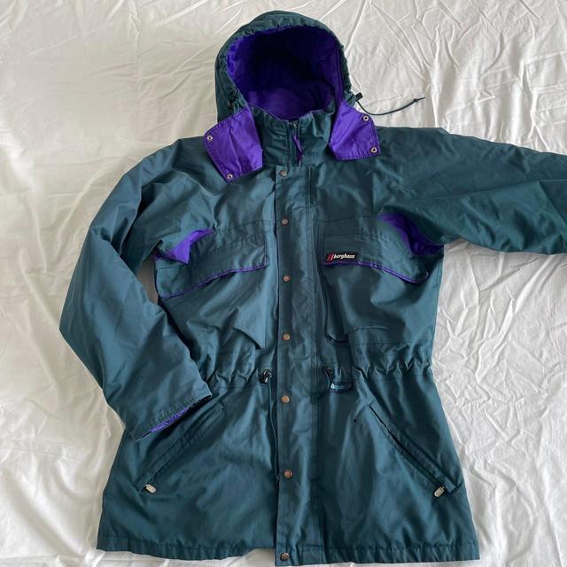 Berghaus Men's Windbreaker Jacket - Green/Purple - M on Productcaster.