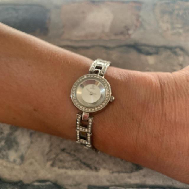 Vintage Women's Analogue Watch - Silver on Productcaster.