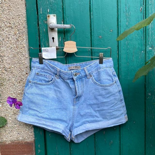 Denim & Co. Women's Shorts - Blue - M on Productcaster.