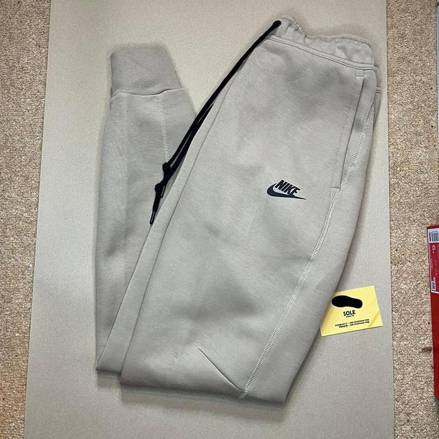 Nike Men's Sweatpants - Tan/Cream - S on Productcaster.