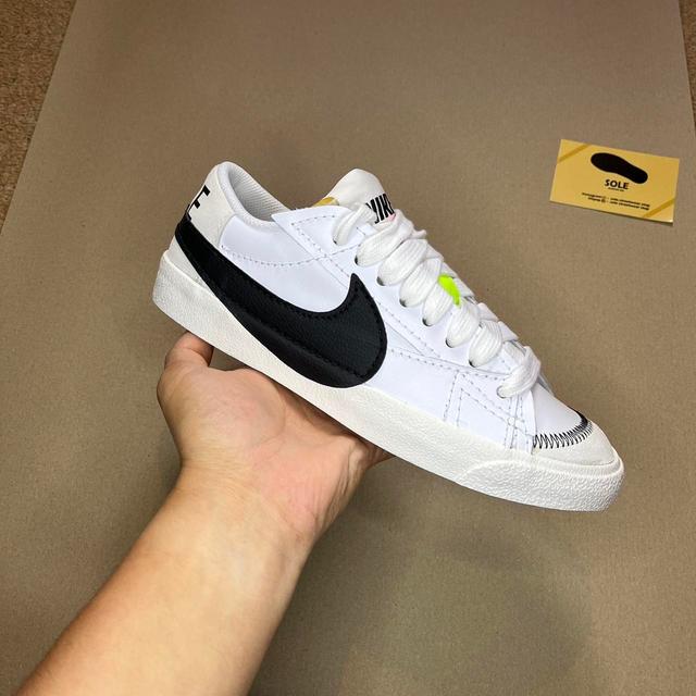 Nike Women's Trainers - White/Black - UK 5 on Productcaster.