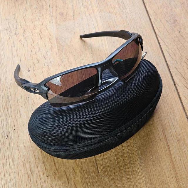 Oakley Men's Sunglasses - Black on Productcaster.