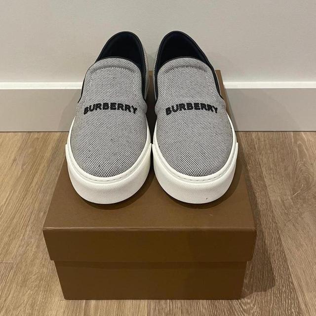 Burberry Men's Trainers - Grey - UK 7.5 on Productcaster.