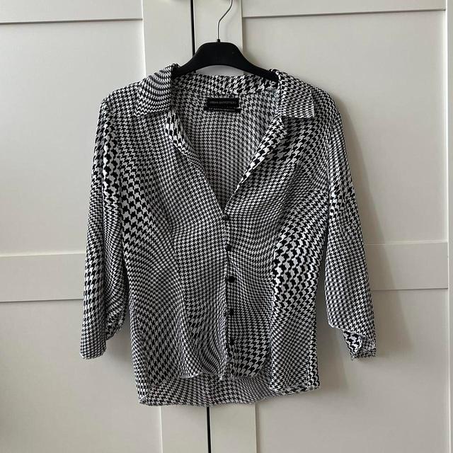 Urban Outfitters Women's Blouse - Black - 6 on Productcaster.