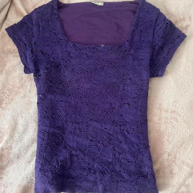 Planet Gold Women's T-shirt - Purple - S on Productcaster.