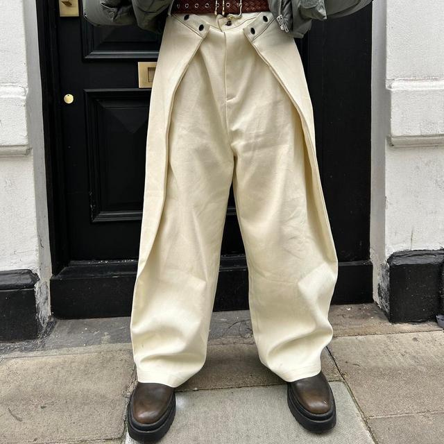 Men's High waisted Trousers - Cream - 32" on Productcaster.