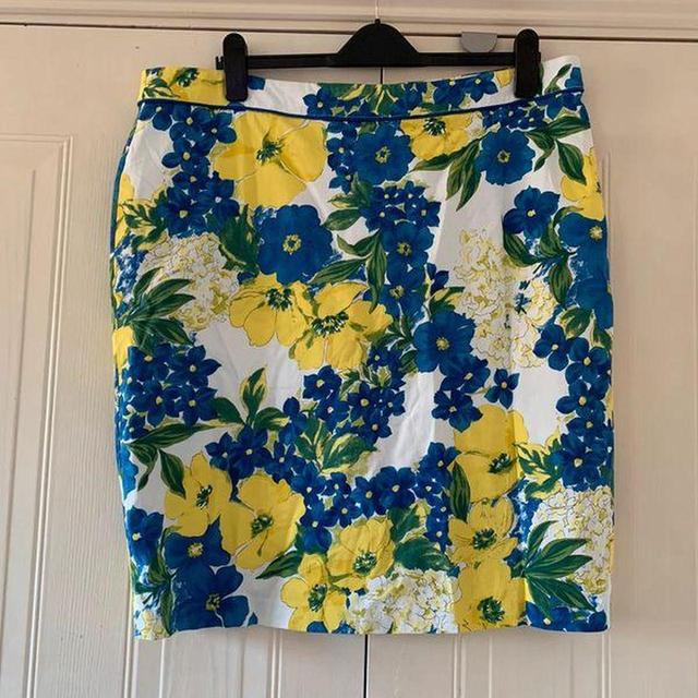 Preloved Women's Skirt - Blue - UK 18 on Productcaster.