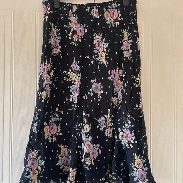 Preloved Women's Skirt - Black - UK 20 on Productcaster.