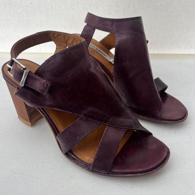 Preloved Women's Footwear - Purple/Burgundy - UK 4 on Productcaster.