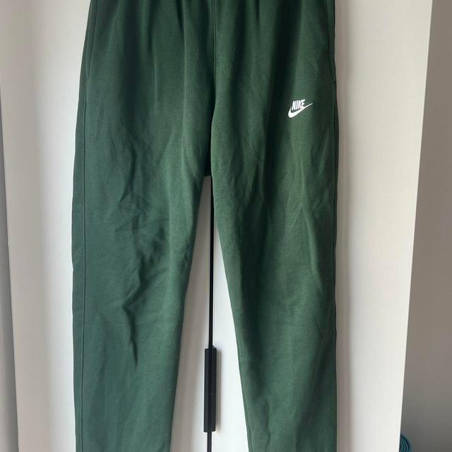 Nike Men's Sweatpants - Green - M on Productcaster.