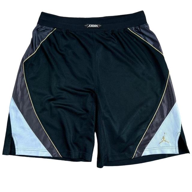 Jordan Men's Shorts - Black/Gold - L on Productcaster.